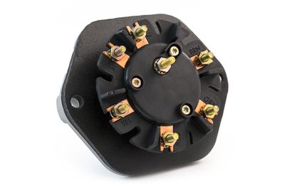 7-Way Receptacle with Stacking Studs, Solid Pin